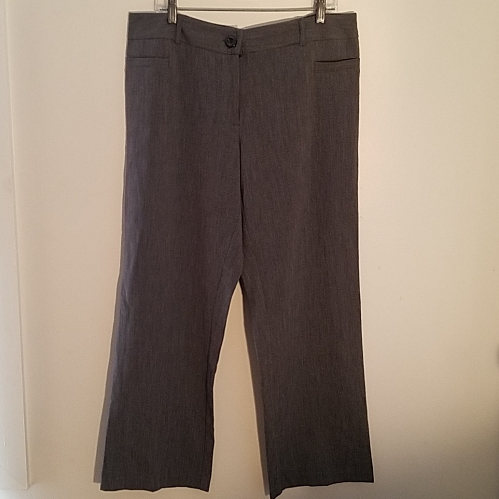 Great condition barely worn16p women's pants